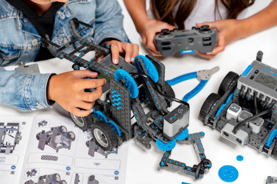 Vex Iq Programmable Snap Together Robotics System For Ages 11 14